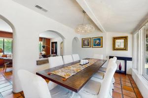 Siesta-ready home with private saltwater pool - close to downtown