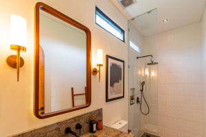 New 1BR Designer Private Pool Villa in Canggu, 8" Ride to Batu Bolong Beach