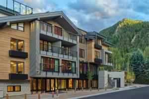 Downtown Aspen Luxury 3 Bedroom Residence