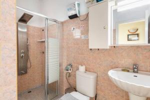 Villa with Private Access to the Beach