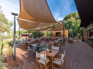 Mobilhome im Ferienpark mit grosser Poolanlage