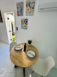 Cozy Private Studio with Jacuzzi Near Gulf Beaches