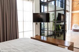 Olas altas Unique LOFT 2 blocks from the malecon