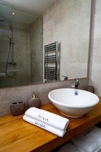 Bright Luxury Studio Apartment - City Center