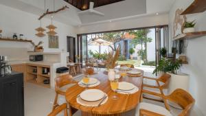 Villa Victoria 2 by Villa Finder