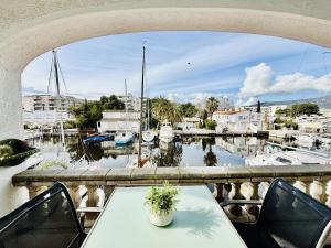 Apartamento Renovado en Santa Margarita - 2 Habitaciones - ES-258-173