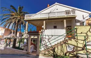 Stunning Apartment In Rab With Wifi