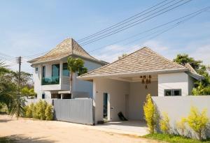 4BR Pool Villa Near Bang Tao & Boat Avenue