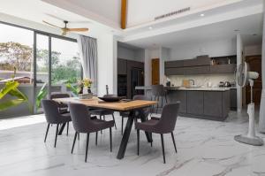 4BR Pool Villa Near Bang Tao & Boat Avenue