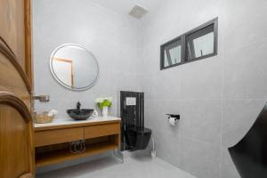 4BR Pool Villa Near Bang Tao & Boat Avenue