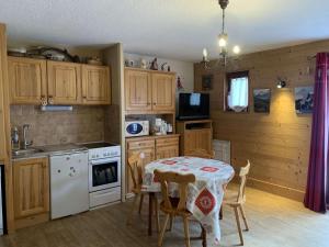 Studio cabine fonctionnel - 4 pers. - FR-1-871-55