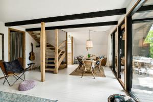 Peace And Togetherness In A Charming Summer Home