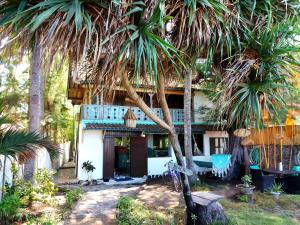 Kais Beachfront Villa