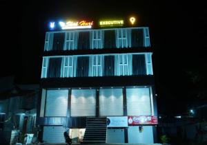 Shri Hari Executive Lodge