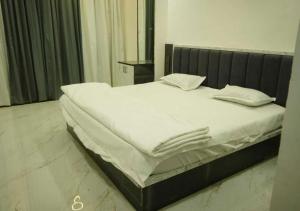 Shri Hari Executive Lodge