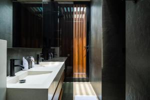 Modern Luxury 2BR Villa - 7 Min to Canggu Beach