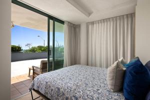 Classic Coastal Escape - 1 Bedroom Ocean Views