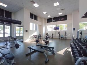 Free Housekeeping Visits During Your Stay - StayShort - Cozy 1BR Haven in Business Bay Sleeps 2