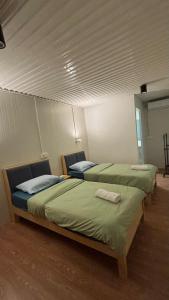 5 Minutes Away Airport Lodge