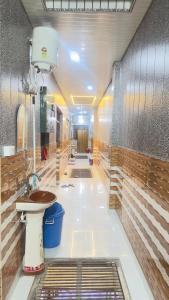 No 1 Vrindavan Hotal Kanha 89799PG12973service Free pick up station taxi and Activa rent