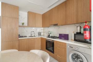 Silkhaus Vacation Homes Modern 2BDR in Meydan Azizi Riviera