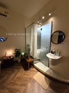 Looking Homestay D5, Bình Thạnh