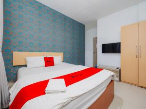 RedDoorz Syariah near Metropolitan Mall Bekasi