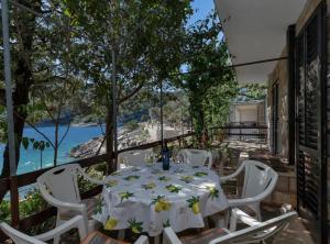 Seaside Retreat- Villa Ruža, Hvar island