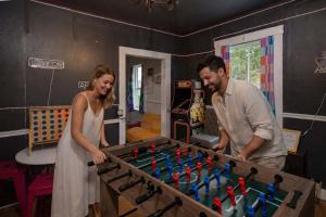 Game Room 10 Min to Trails