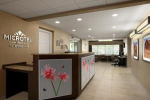 Microtel Inn & Suites By Wyndham Mineral WellsParkersburg