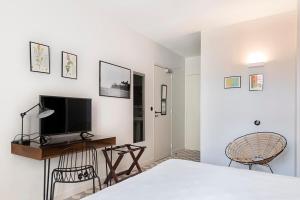 Hotels Hotel des Carmes : photos des chambres