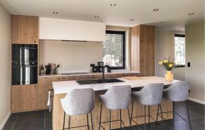 5 Bedroom Beautiful Home In Oudenaarde