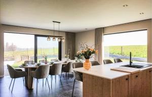 5 Bedroom Beautiful Home In Oudenaarde