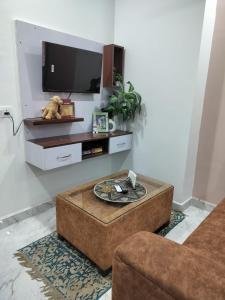 Leisure stays Ufairia Mall -Near Ek murti Chowk