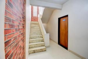 FabHotel Relax Inn Executive