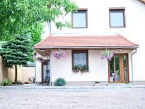 Páva Apartmanház - Kiszombor
