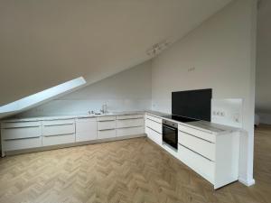 Zwischenstopp & Wohlfühlen - Neubau-Apartment mit Parkplatz & Küche