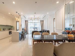 3Br Landmark 81, view City