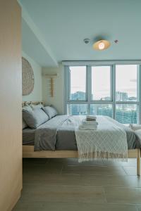 Celeste Serenity 2BR Uptown Parksuits BGC with Dryer