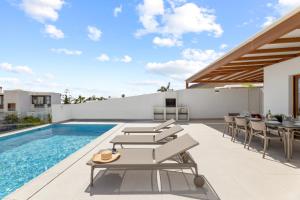 Villa Los Altos Nisa 3B by Escape Home