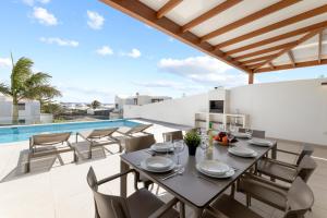 Villa Los Altos Nisa 3B by Escape Home