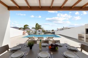 Villa Los Altos Nisa 3B by Escape Home