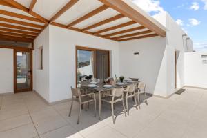 Villa Los Altos Nisa 3B by Escape Home
