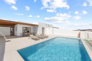Villa Los Altos Nisa 3B by Escape Home