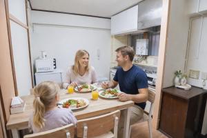 102Room,Free Parking Only 1 Stop from Ikebukuro Entire 33m on 1st Floor 2 Bedrooms for up to 6 Guests 3Minute Walk to Don Quijote