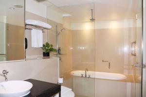 The Quarter Saladaeng by UHG - Walk to Central Park & The Common