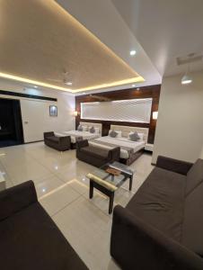 Love Kush Hotel