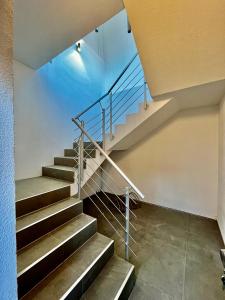 Zentrale Altstadtferienwohnung - ruhig I große Terrasse I kostenfreier Parkplatz I Trockner I XXL Bett