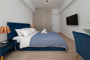 Emerald 2 BDs Apartment with Balcony in Exarcheia