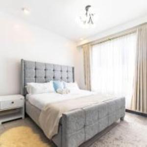 executive fully furnished two bedroom apartment in kilimani with swimming pool,fully fitted gym ,child play area ,high speed WIfi and other modern facilities to give you comfort and luxury